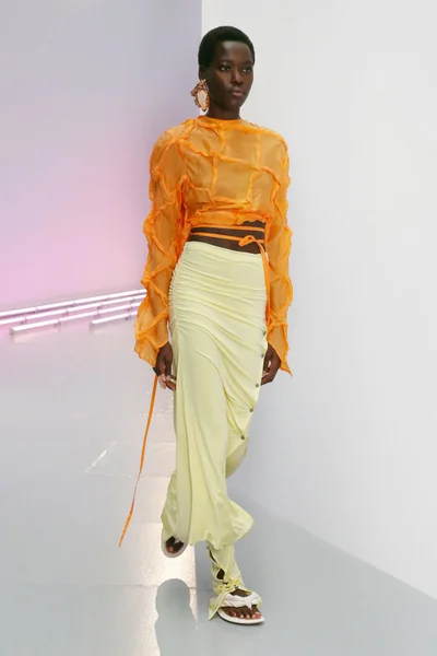 Look 11